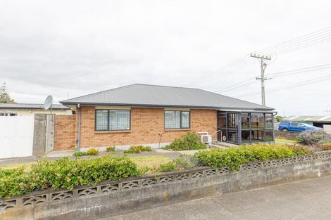 Photo of property in 2 Mosston Road, Castlecliff, Whanganui, 4501