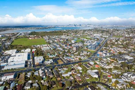 Photo of property in 53 Northcote Road, Northcote, Christchurch, 8052