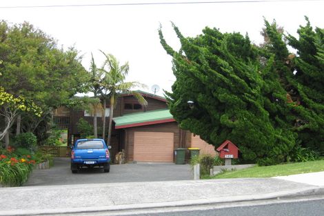Photo of property in 1451 Whangaparaoa Road, Army Bay, Whangaparaoa, 0930