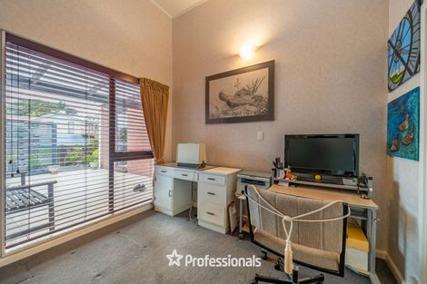 Photo of property in 1 Aldersgate Grove, Stokes Valley, Lower Hutt, 5019