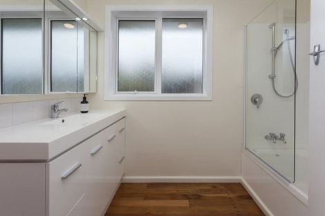 Photo of property in 9 Bullock Place, Ilam, Christchurch, 8041