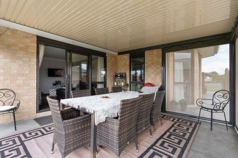 Photo of property in 10 Austin Reid Avenue, Carterton, 5713