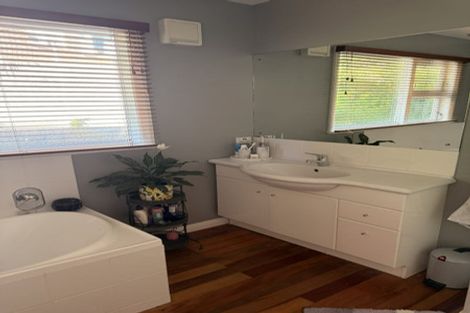 Photo of property in 30 Spencer Street, Crofton Downs, Wellington, 6035