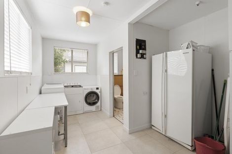 Photo of property in 104 Beverley Terrace, Whangamata, 3620