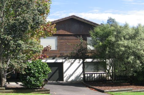 Photo of property in 7 Pokapu Street, Titirangi, Auckland, 0600