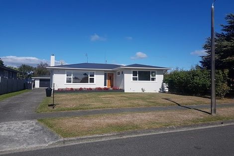 Photo of property in 23 Edwards Place, Terrace End, Palmerston North, 4410
