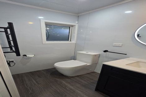 Photo of property in 63 Carlisle Road, Torbay, Auckland, 0630