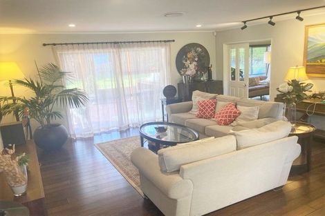 Photo of property in 2 Cesari Place, West Harbour, Auckland, 0618