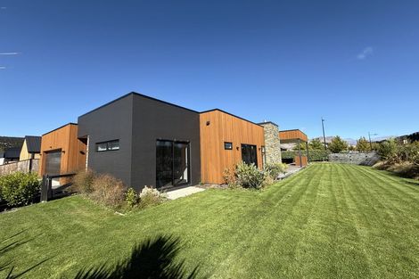 Photo of property in 43 Pounamu Avenue, Albert Town, Wanaka, 9305