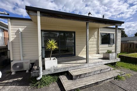 Photo of property in 8 Vanbrugh Place, Bucklands Beach, Auckland, 2014