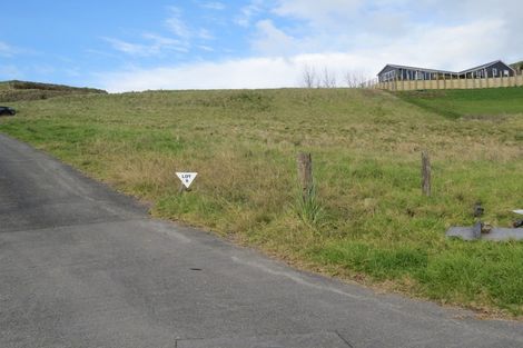 Photo of property in 64 Oceana Drive, Welcome Bay, Tauranga, 3175