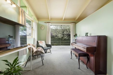 Photo of property in 1/68 Glenvar Road, Torbay, Auckland, 0630