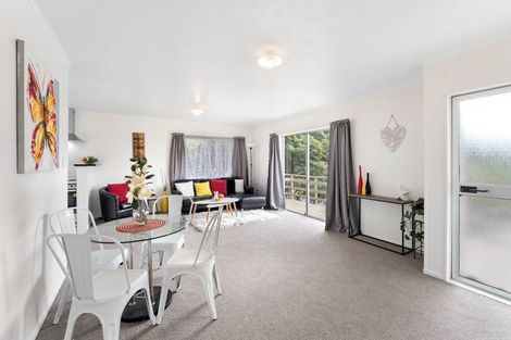 Photo of property in 18 Aldern Road, Massey, Auckland, 0614