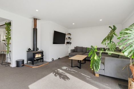 Photo of property in 317 Wainoni Road, Avondale, Christchurch, 8061
