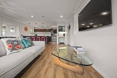 Photo of property in 20 Rue De La Mare, Parklands, Christchurch, 8083