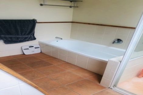 Photo of property in 5 Makora Road, Otaihanga, Paraparaumu, 5036