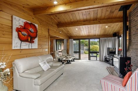 Photo of property in 6a Pilcher Crescent, Naenae, Lower Hutt, 5011