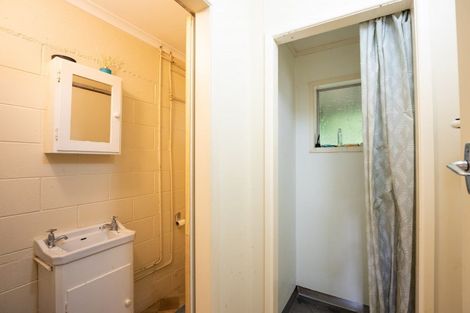 Photo of property in 235 Heta Road, Merrilands, New Plymouth, 4312