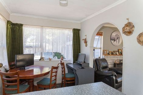 Photo of property in 12 Mathew Street, Dannevirke, 4930