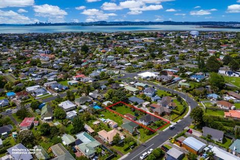 Photo of property in 18 Ward Crescent, Te Atatu Peninsula, Auckland, 0610