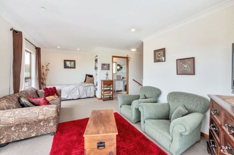 Photo of property in 32 Hyde Road, Rothesay Bay, Auckland, 0630