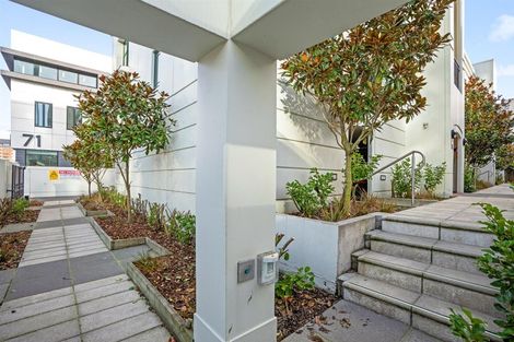 Photo of property in Regent Courts, 2/75 Gloucester Street, Christchurch Central, Christchurch, 8013