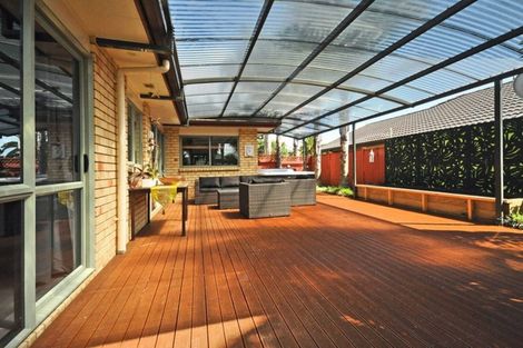 Photo of property in 43 Blackwood Drive, Wattle Downs, Auckland, 2103