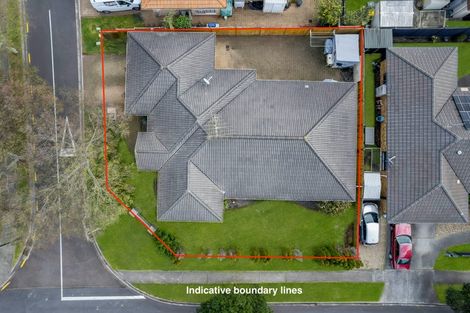Photo of property in 1 Monash Place, Flat Bush, Auckland, 2016