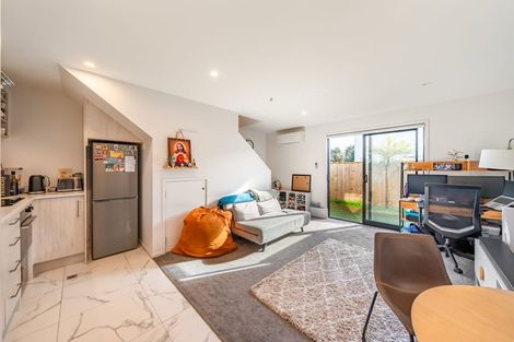 Photo of property in 7/97 Whites Line East, Waiwhetu, Lower Hutt, 5010