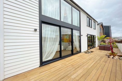 Photo of property in 2 Luff Place, Long Bay, Auckland, 0630