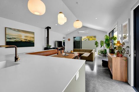 Photo of property in 5 Hussey Street, Oakura, 4314