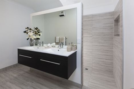 Photo of property in 29 Waterstock Way, Parklands, Christchurch, 8083