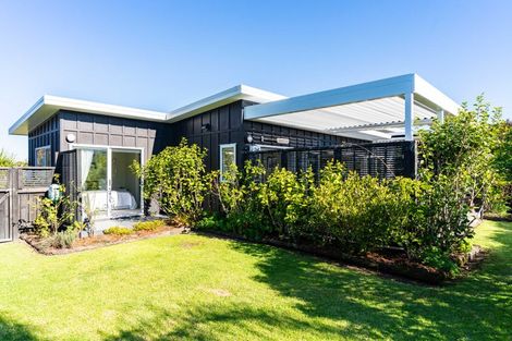 Photo of property in 37 Grove Road, Mangawhai Heads, Mangawhai, 0505