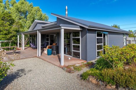 Photo of property in 84 Timaru Road, Waimate, 7924