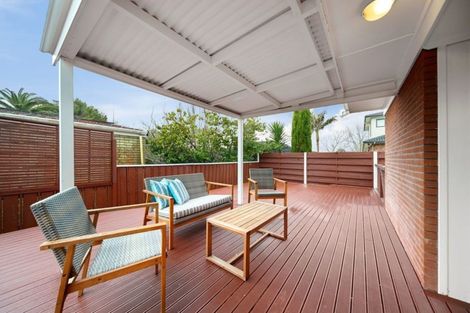 Photo of property in 2a Kurnell Drive, Botany Downs, Auckland, 2010