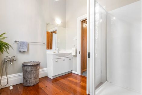 Photo of property in 21 May Avenue, Hospital Hill, Napier, 4110