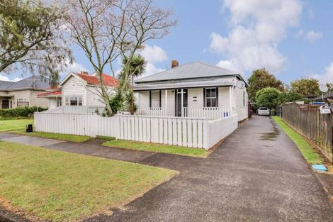 Photo of property in 12 Albert Street, Pukekohe, 2120