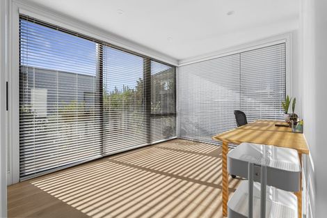 Photo of property in 37 Lake Pupuke Drive, Takapuna, Auckland, 0622