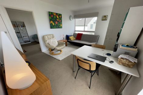Photo of property in Mahora Court Flats, 25 Mahora Street, Kilbirnie, Wellington, 6022