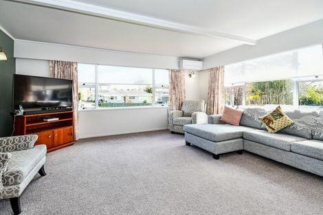 Photo of property in 8a Ashdown Place, Pahurehure, Papakura, 2113