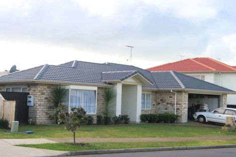 Photo of property in 15 Speyside Crescent, Flat Bush, Auckland, 2016