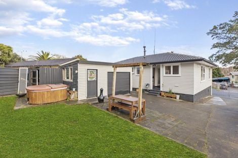 Photo of property in 24 Hobart Crescent, Wattle Downs, Auckland, 2103