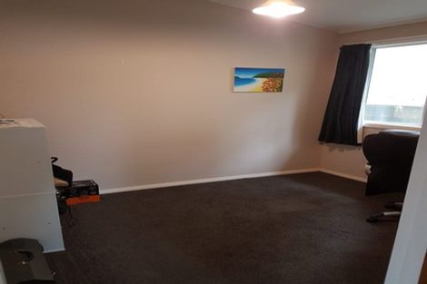 Photo of property in 6d Rewa Terrace, Tawa, Wellington, 5028