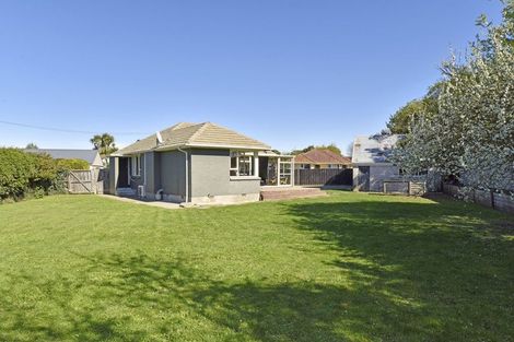 Photo of property in 21 Wildwood Avenue, Wainoni, Christchurch, 8061
