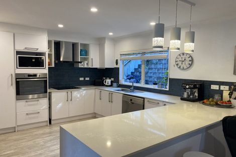 Photo of property in 39 Emlyn Place, Torbay, Auckland, 0630