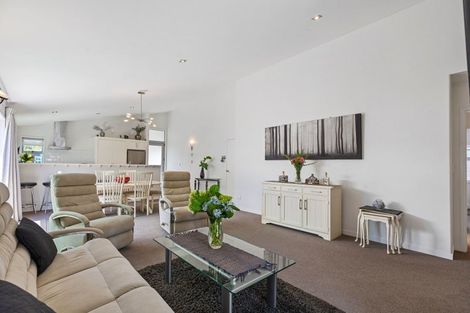 Photo of property in 15 Lennon Way, Papamoa Beach, Papamoa, 3118