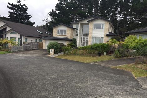 Photo of property in 60 Harrowglen Drive, Northcross, Auckland, 0630