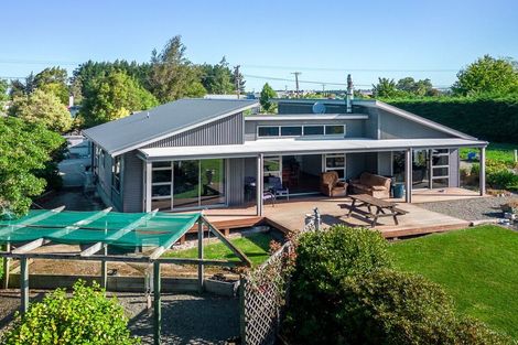 Photo of property in 84 Timaru Road, Waimate, 7924