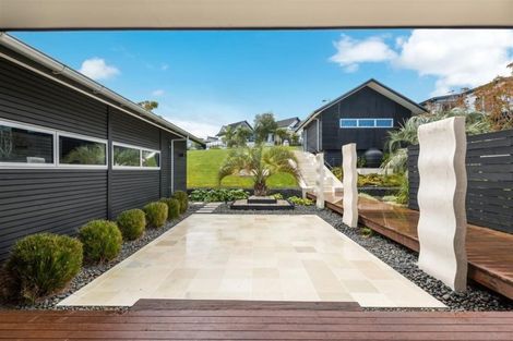 Photo of property in 6 Kerema Way, Schnapper Rock, Auckland, 0632