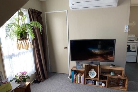 Photo of property in 3/49 Apu Crescent, Lyall Bay, Wellington, 6022